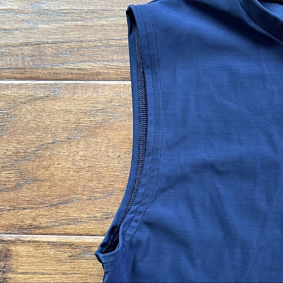 MENโS UNDER ARMOUR BLUE FITTED SLEEVELESS WORKOUT SHIRT SIZE MEDIUM - Picture 4 of 10